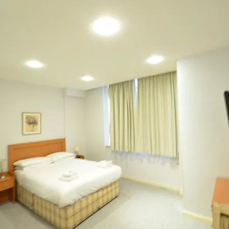 Amber Hotel-suites 3*