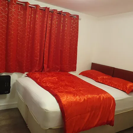 Amh - Greenford Station Guest house