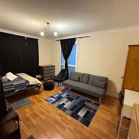 Huge And Affordable 3 Bedroom Flat In Hammersmith For 7 People With Welcome Breakfast *