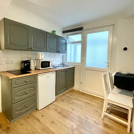 A Ground Floor Flat With Garden * London