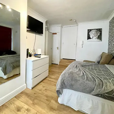 Apartmán A Ground Floor Flat With Garden