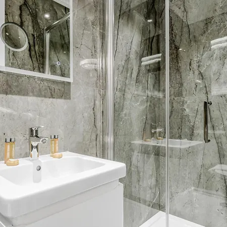 Cleveland Residences Bloomsbury * London