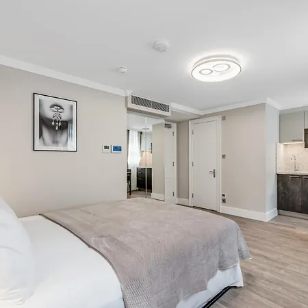 Cleveland Residences Bloomsbury Apartment