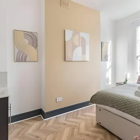 Apartment 8br Gem In Prime Location Perfect For Group