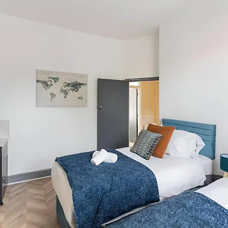 8br Gem In Prime Location Perfect For Group Apartment