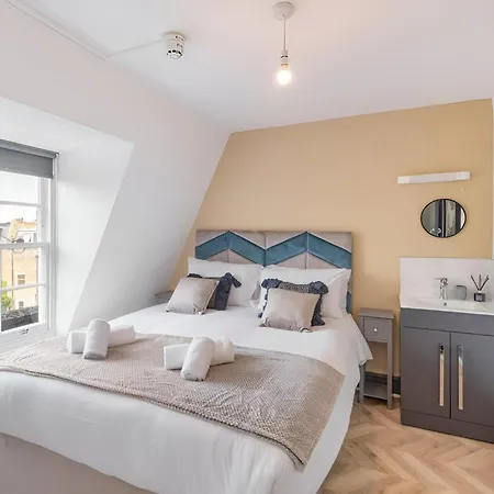 Apartment 8br Gem In Prime Location Perfect For Group *