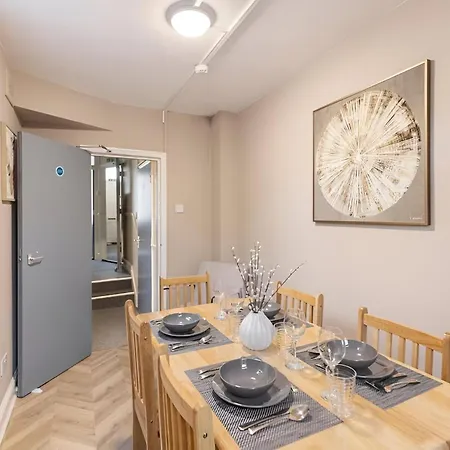Apartment 8br Gem In Prime Location Perfect For Group London