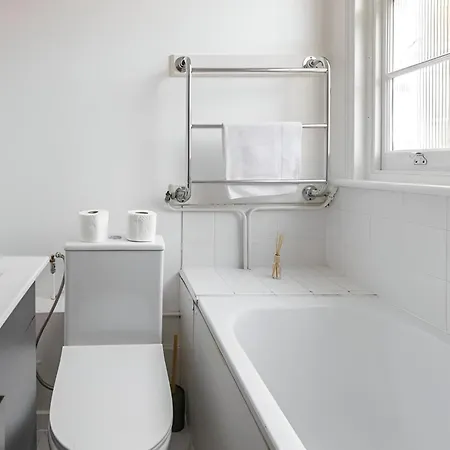 8br Gem In Prime Location Perfect For Group *