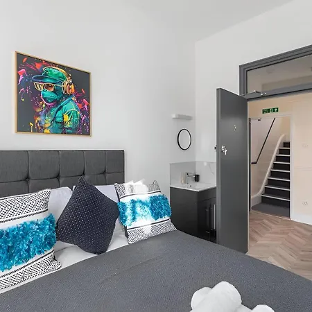 Apartment 8br Gem In Prime Location Perfect For Group