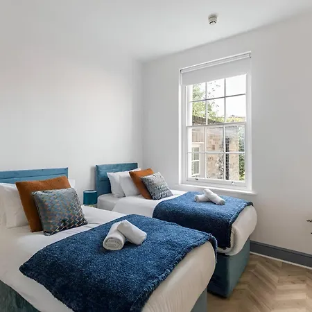 8br Gem In Prime Location Perfect For Group Apartment London