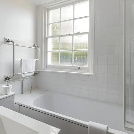 8br Gem In Prime Location Perfect For Group *