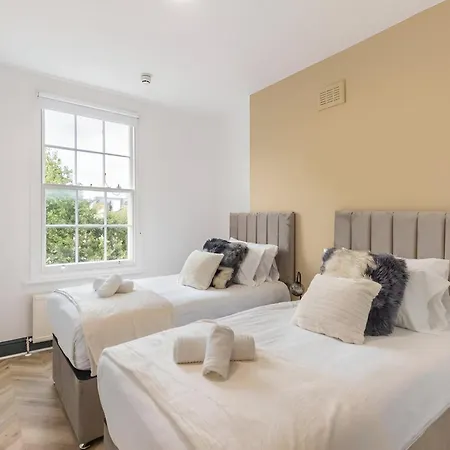 Apartment 8br Gem In Prime Location Perfect For Group *