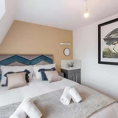 Apartment 8br Gem In Prime Location Perfect For Group London