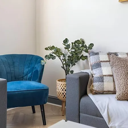 8br Gem In Prime Location Perfect For Group Apartment London