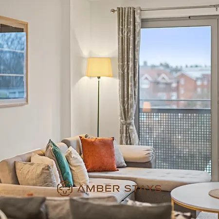 Apartment Modern 2 Bed In Greenwich, Perfect For Business & Contractors With Free Parking