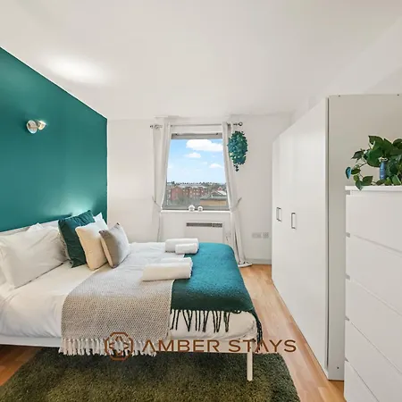 Modern 2 Bed In Greenwich, Perfect For Business & Contractors With Free Parking Apartment London