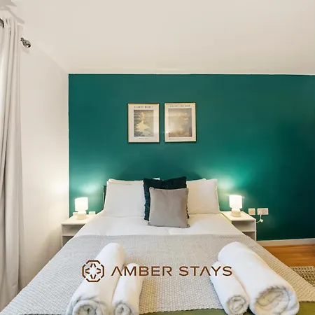 Apartment Modern 2 Bed In Greenwich, Perfect For Business & Contractors With Free Parking