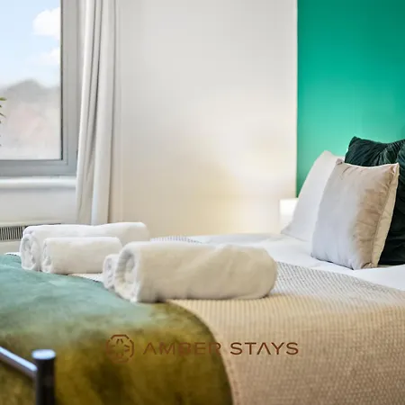 Modern 2 Bed In Greenwich, Perfect For Business & Contractors With Free Parking * London