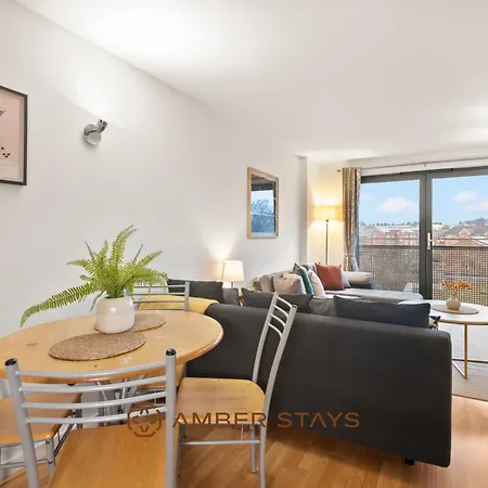 Modern 2 Bed In Greenwich, Perfect For Business & Contractors With Free Parking * London