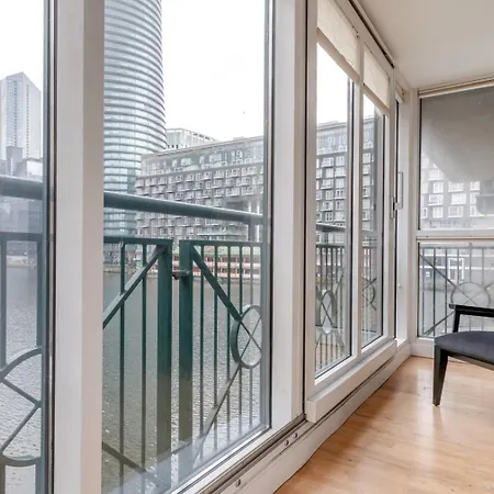 Blueground Canary Wharf Nr Offices Food Bars Lon-484 Apartment *