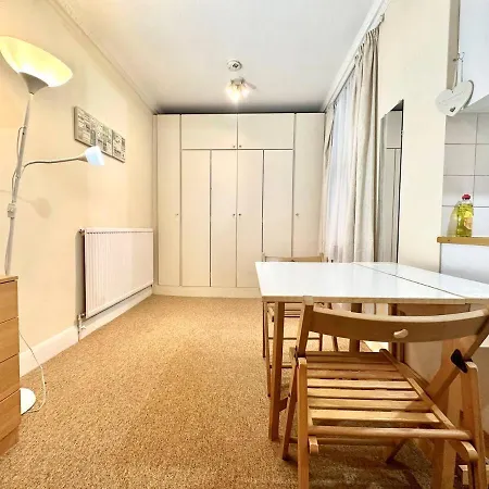 Apartment Flat In Paddington London
