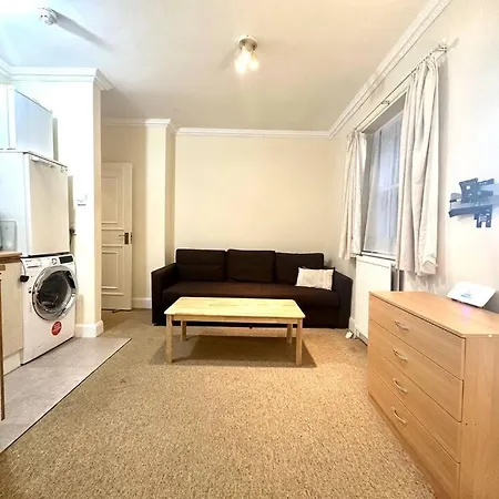 Flat In Paddington *