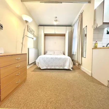 Flat In Paddington Apartment *