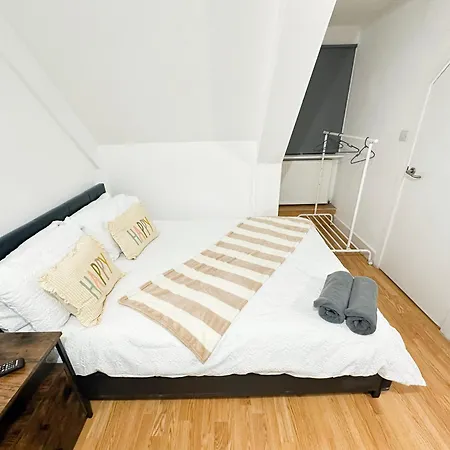 Wembley Stadium Rooms, 12mins Homestay London