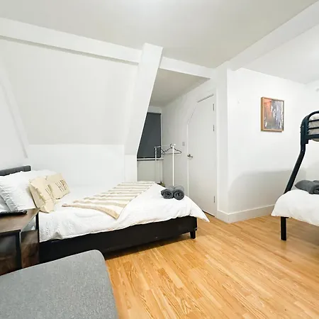 Wembley Stadium Rooms, 12mins * London