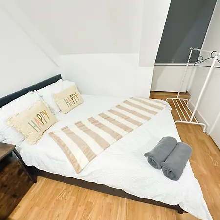 Wembley Stadium Rooms, 12mins