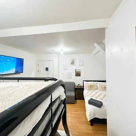 Wembley Stadium Rooms, 12mins Homestay *