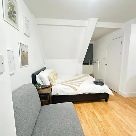 Homestay Wembley Stadium Rooms, 12mins *