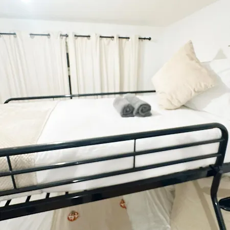 Wembley Stadium Rooms, 12mins
