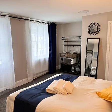 Guest house Luxury And Stylish Ensuits *