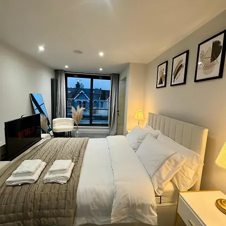 Coach House Apartment London