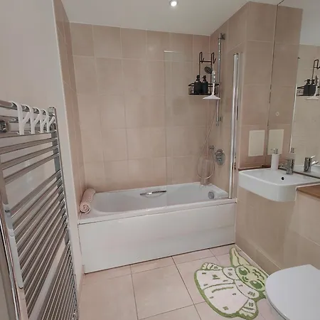 Apartment Giogio - Comfortable Stratford Flat With Stunning Views *