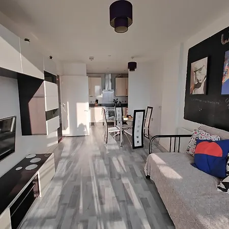 Giogio - Comfortable Stratford Flat With Stunning Views London