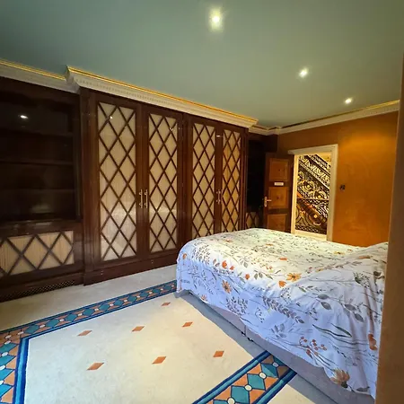 Guest house The Bishop *