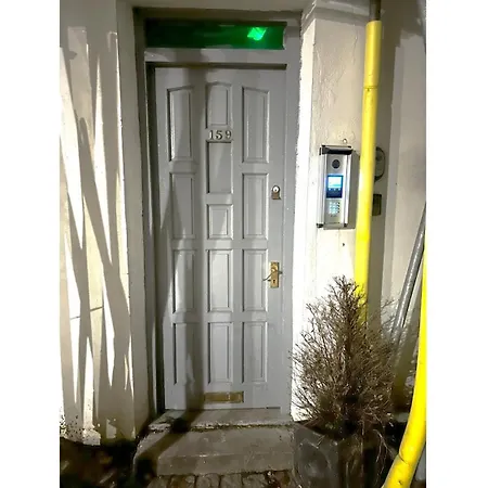 4 Bedrooms Flat In