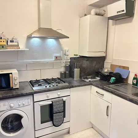 Flat In Aldgate East,