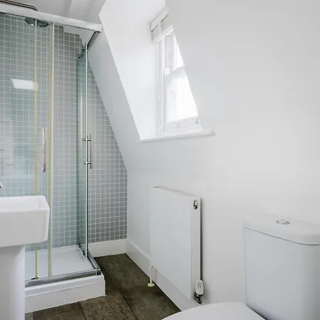 Farringdon Comfortable 3 Bed Apartment *