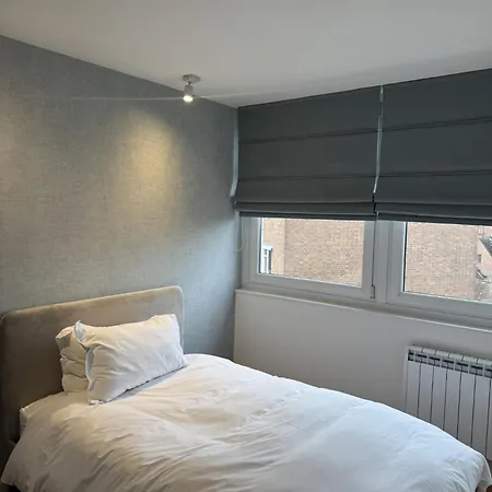 3 Bedroom In Chelsea Apartment London