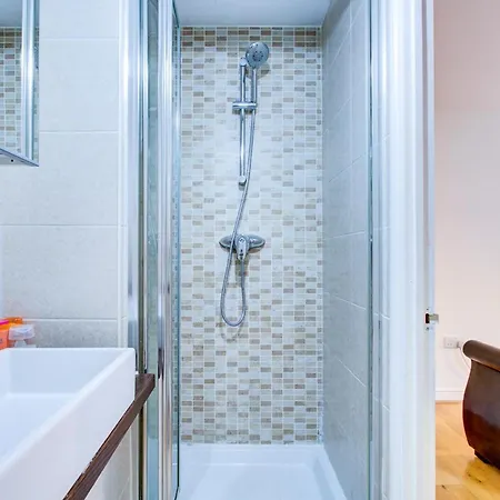 Spacious 2-bed Family With Pets Welcome Apartment *