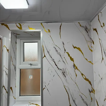 Arden Apartment *