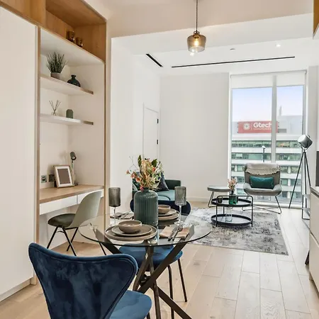 Luxury With Gym, Cinema, Game And Parking * Kew