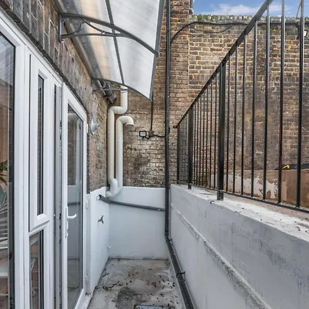 Flat In Dalston,