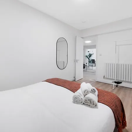 Flat In Dalston, Apartment *