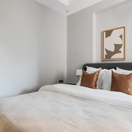 Apartment Your 2br Spot In Soho