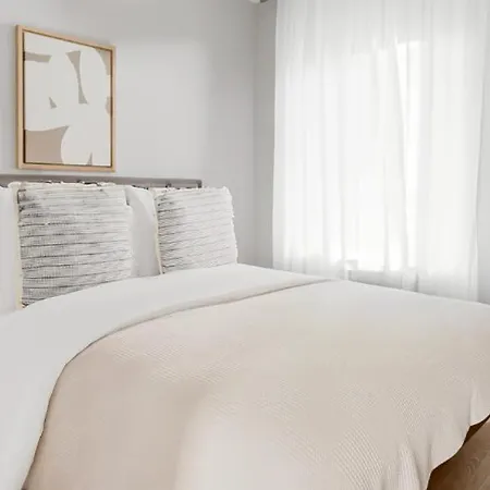 Apartment Your 2br Spot In Soho
