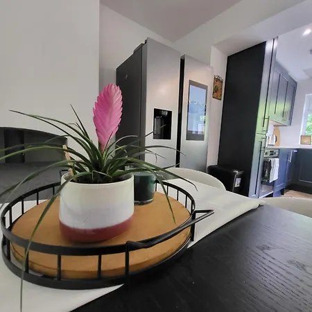 Parkgate Charming Holiday home *